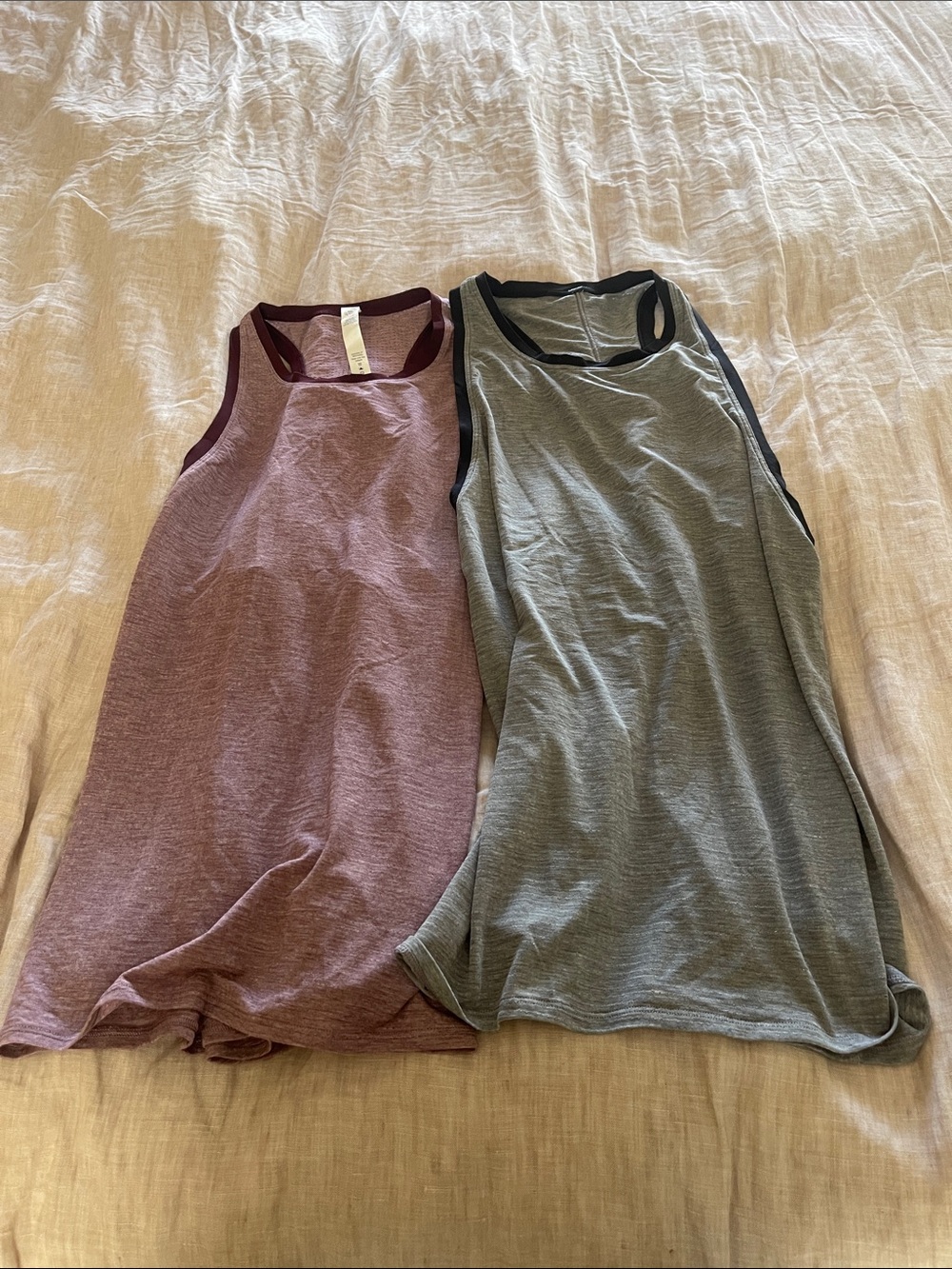 lululemon athletica Dual-Color Racerback Tank — Mauve and Gray